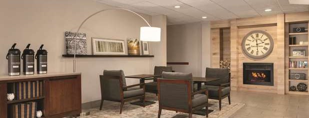 Country Inn & Suites by Radisson, Port Clinton, OH is one of สถานที่ที่ Dave ถูกใจ.