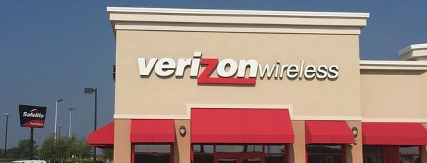 Verizon is one of สถานที่ที่ Judah ถูกใจ.