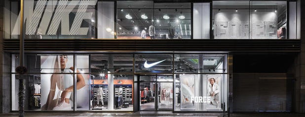 Nike Store is one of Locais curtidos por Berrak.