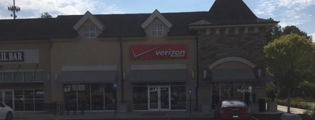 Verizon is one of Locais curtidos por Chester.