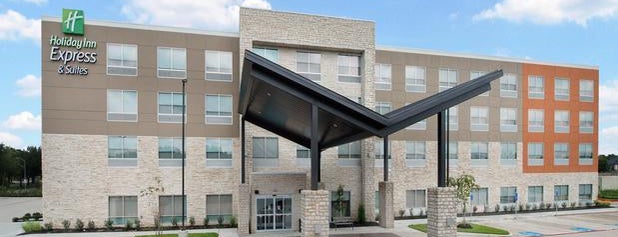 Holiday Inn Express & Suites Sugar Land SE - Missouri City is one of Lieux qui ont plu à Heidi.