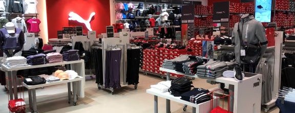 The PUMA Outlet is one of Lugares guardados de Fayza.