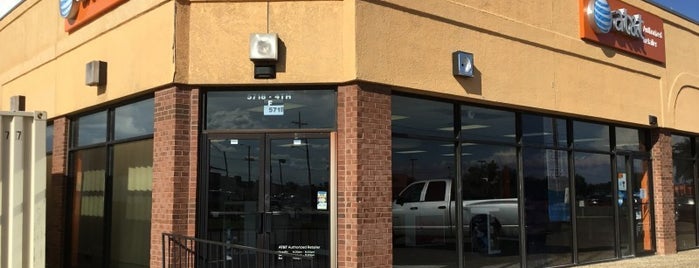 AT&T is one of สถานที่ที่บันทึกไว้ของ Larry&Rachel.