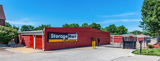 StorageMart is one of Lieux qui ont plu à Meredith.