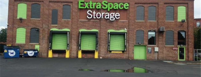 Extra Space Storage is one of สถานที่ที่ Paula ถูกใจ.