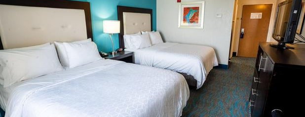 Holiday Inn Express & Suites Destin E - Commons Mall Area is one of Orte, die Todd gefallen.
