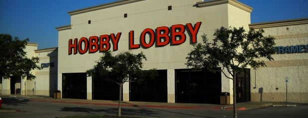 Hobby Lobby is one of Tempat yang Disukai Emily.
