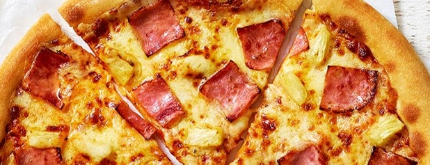 Pizza Hut is one of Ryadhさんのお気に入りスポット.