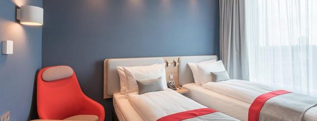 Holiday Inn Express Munich City West is one of Tempat yang Disukai Sarah.