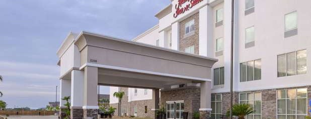 Hampton Inn & Suites is one of Seth’s Liked Places.