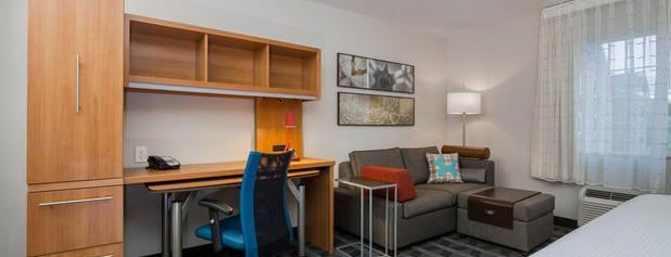 TownePlace Suites Boise Downtown is one of Locais curtidos por Scott.