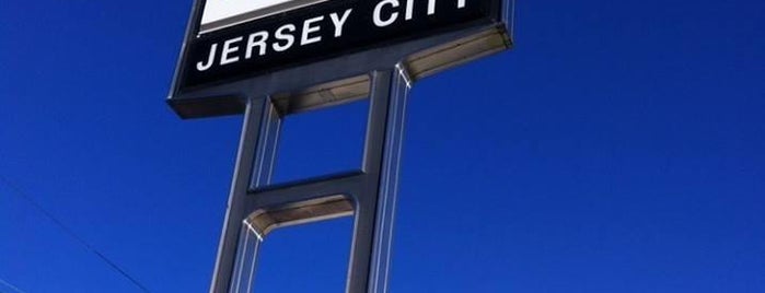 Chevrolet of Jersey City is one of Orte, die Mary gefallen.