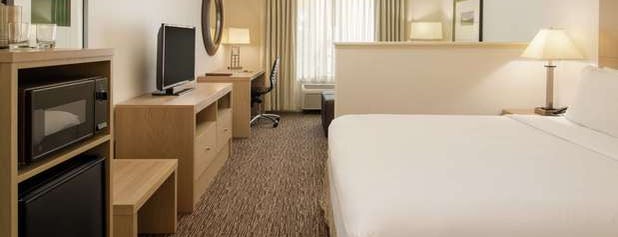 DoubleTree by Hilton is one of Lugares favoritos de Paul.
