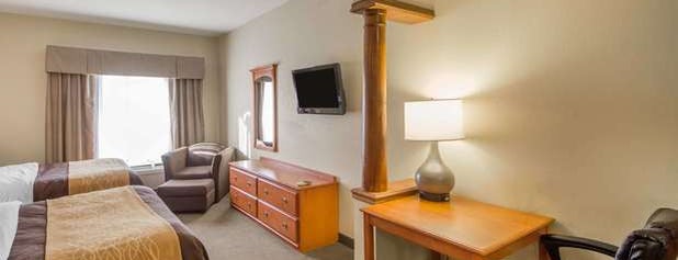 Comfort Inn & Suites is one of Member Discounts.