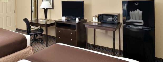 Quality Inn & Suites Carrizo Springs North is one of Lieux qui ont plu à Nick.