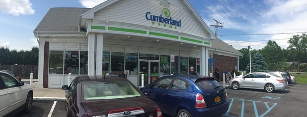 Cumberland Farms is one of Johnさんのお気に入りスポット.