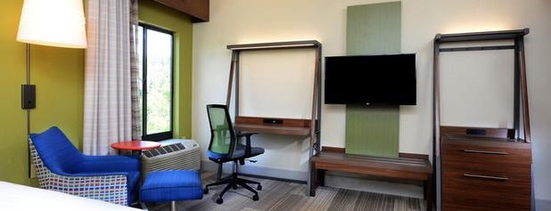 Holiday Inn Express & Suites Research Triangle Park is one of Lieux qui ont plu à Seth.