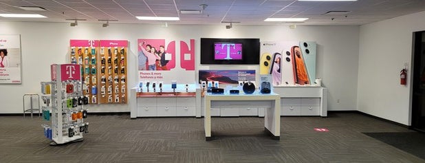 Sprint Store is one of Guide to Alamo's best spots.