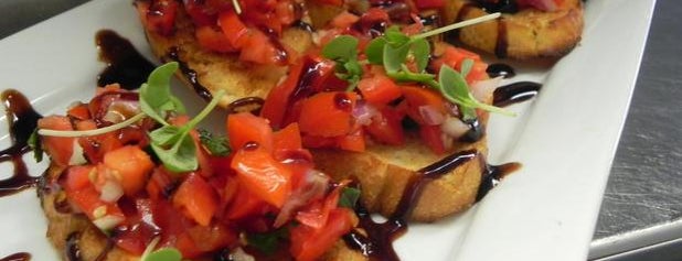 Vito's Pizza and Italian Ristorante is one of Posti che sono piaciuti a Jennifer.