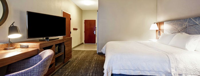 Hampton Inn by Hilton is one of Posti che sono piaciuti a Brian.