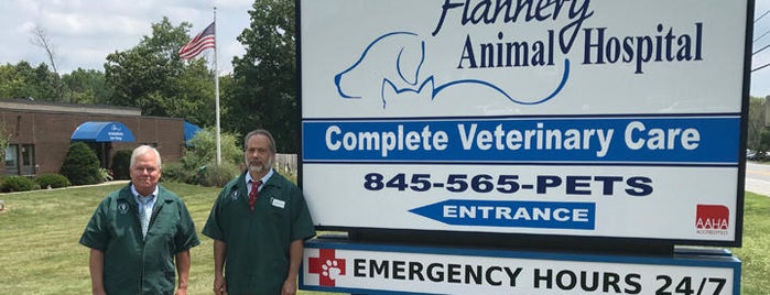 Flannery Animal Hospital PC is one of Tempat yang Disukai Scott.