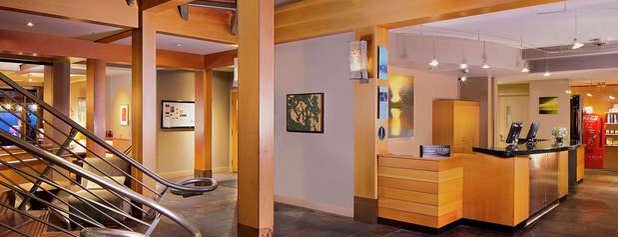 Chrysalis Inn & Spa, Curio Collection by Hilton is one of Lugares favoritos de Jamie.