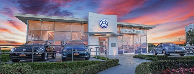 Volkswagen Santa Monica is one of Lugares favoritos de Mike.