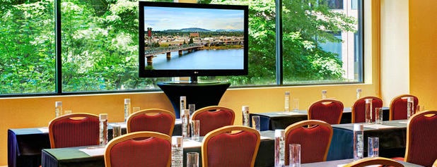 Concierge Lounge - Portland Marriott is one of Lugares favoritos de SooFab.