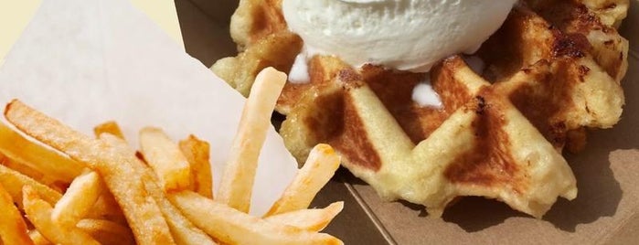 Bruges Waffles & Frites is one of Locais curtidos por Sean.