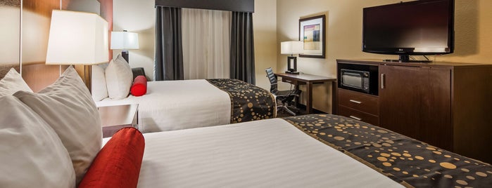 Best Western Plus Classic Inn & Suites is one of Posti che sono piaciuti a Phillip.