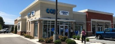 Cox Solutions Store is one of Lugares favoritos de Dawn.