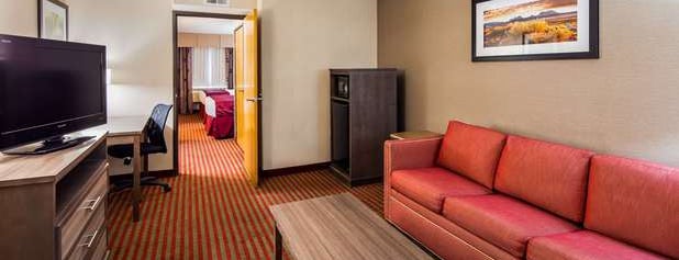 Best Western Plus Executive Suites is one of Jon’s Liked Places.