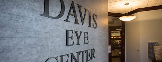Davis Eye Center is one of Locais curtidos por Dan.