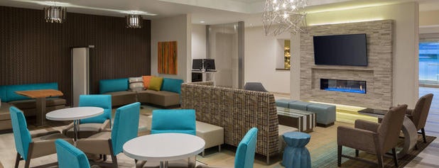 Residence Inn by Marriott Ontario Rancho Cucamonga is one of Posti che sono piaciuti a Jana.