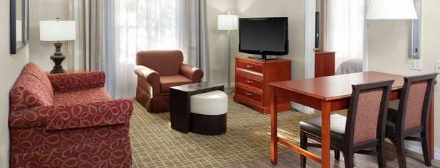 Homewood Suites by Hilton is one of Lugares favoritos de Brandi.