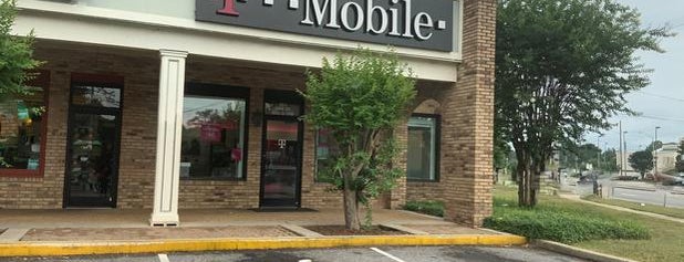 T-Mobile is one of Miami Hollywood / 24-26 y 31 Dic Jessica (A).