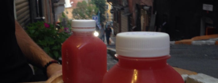 Ananas juicebar is one of Istanbul.