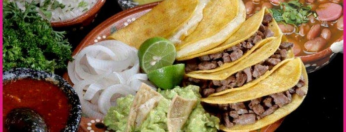 Chilo Tacos & Grill is one of manuel 님이 좋아한 장소.
