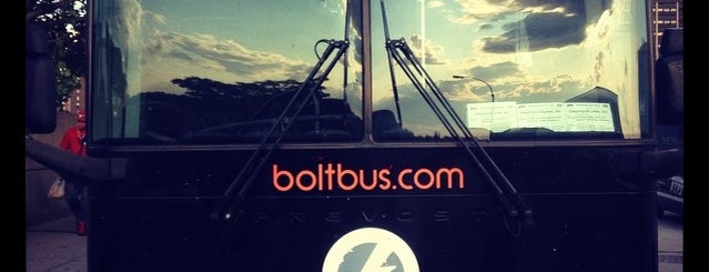 BoltBus Midtown Stop is one of Locais salvos de Rick.