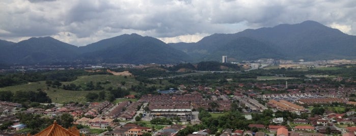 霹雳洞顶 is one of 霹靂 Perak.