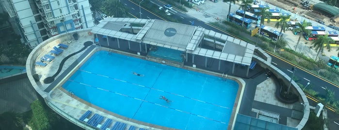 Swimming Pool At Four Points By Sheraton is one of Mon Carnet de bord.