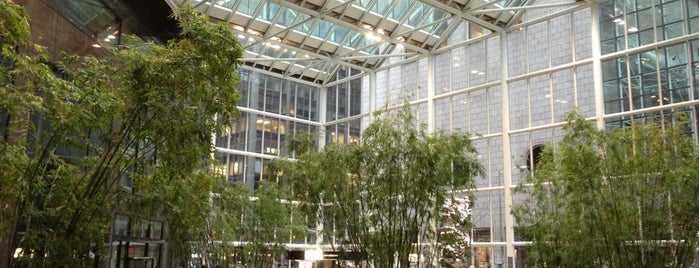 Trump Tower Atrium is one of Ericaさんのお気に入りスポット.