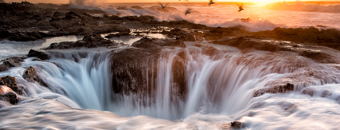 Thor's Well is one of The Most Beautiful Spot in Every U.S. State.