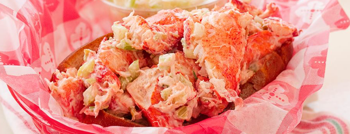 The Lobster Roll Restaurant is one of Tempat yang Disimpan Denise.