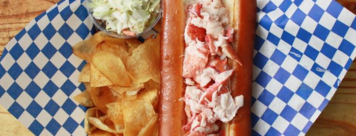 New England Lobster Market & Eatery is one of Lobster Roll Madness.