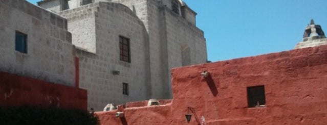 Convento / Monasterio de Santa Catalina is one of Arequipa.