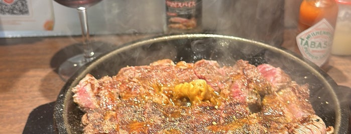 Ikinari Steak is one of ローカル.