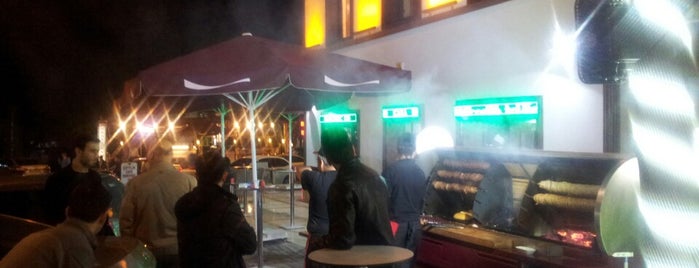 Çiftlik Cafe & Kokoreç is one of Tempat yang Disukai Dako.