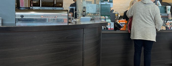 Starbucks is one of Rosana : понравившиеся места.