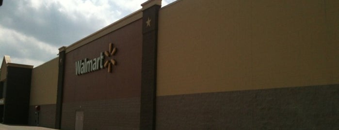 Walmart Supercenter is one of Posti che sono piaciuti a Lesley.